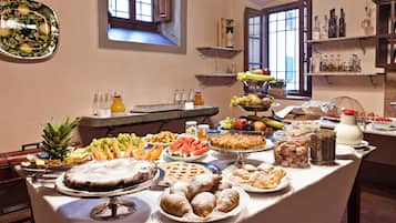 Daily buffet breakfast (EUR 13 per person)