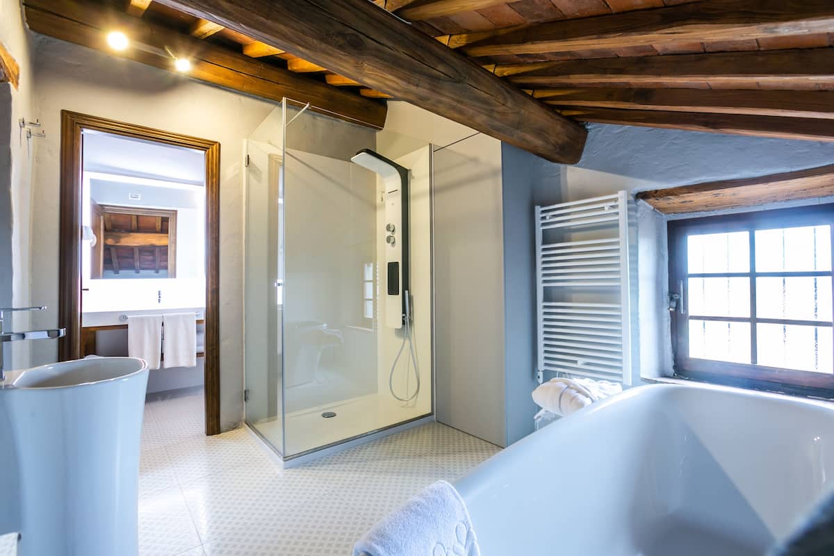 free toiletries, hair dryer, bidet