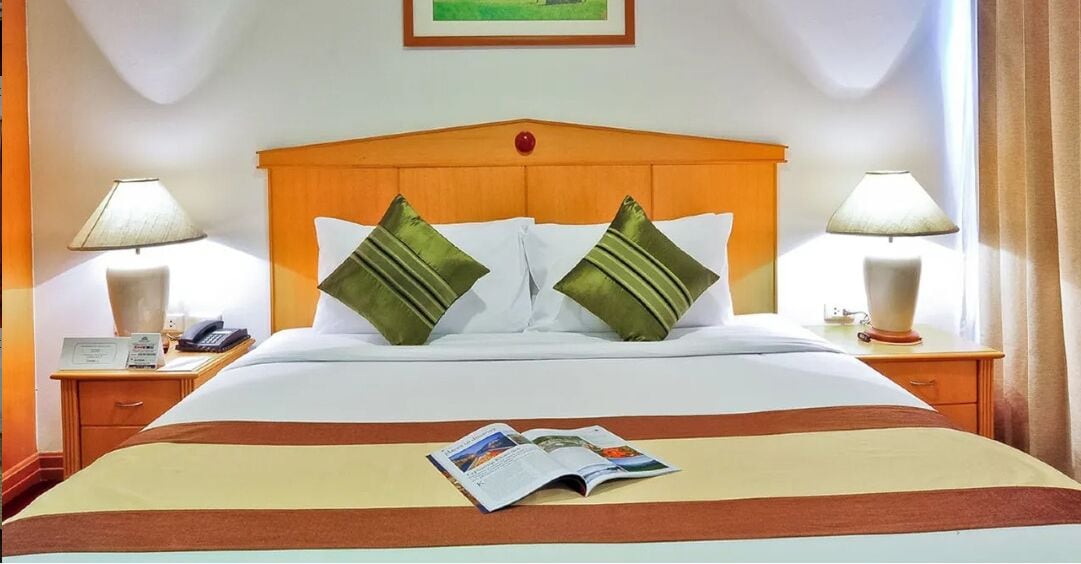 Executive Suite One-Bedroom Plus | In-room safe, desk, laptop workspace, free WiFi