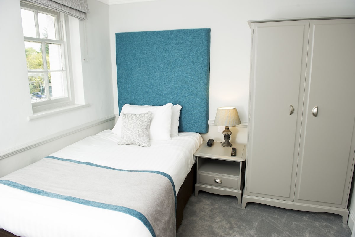 Classic Single Room