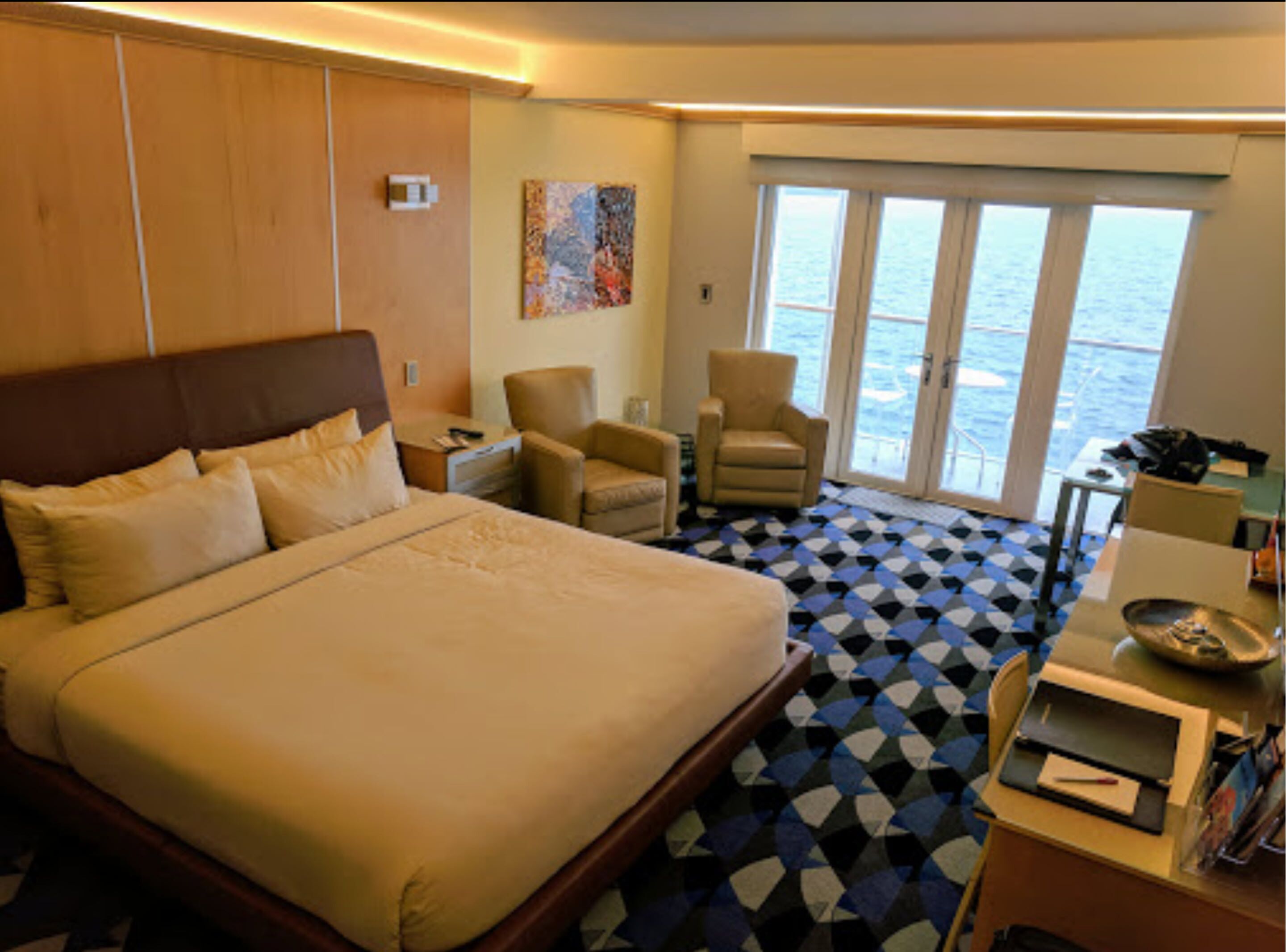 in-room safe, desk, laptop workspace, blackout curtains