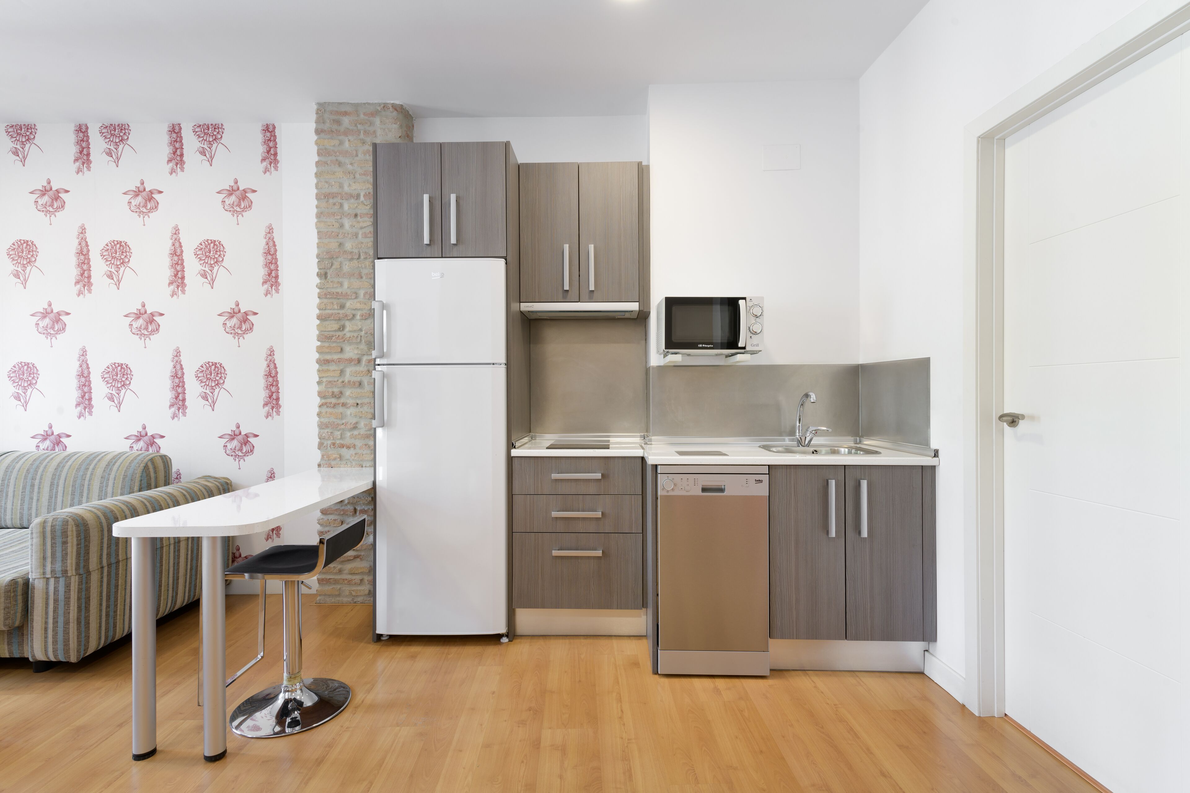 studio, 1 double bed, annex building | private kitchen