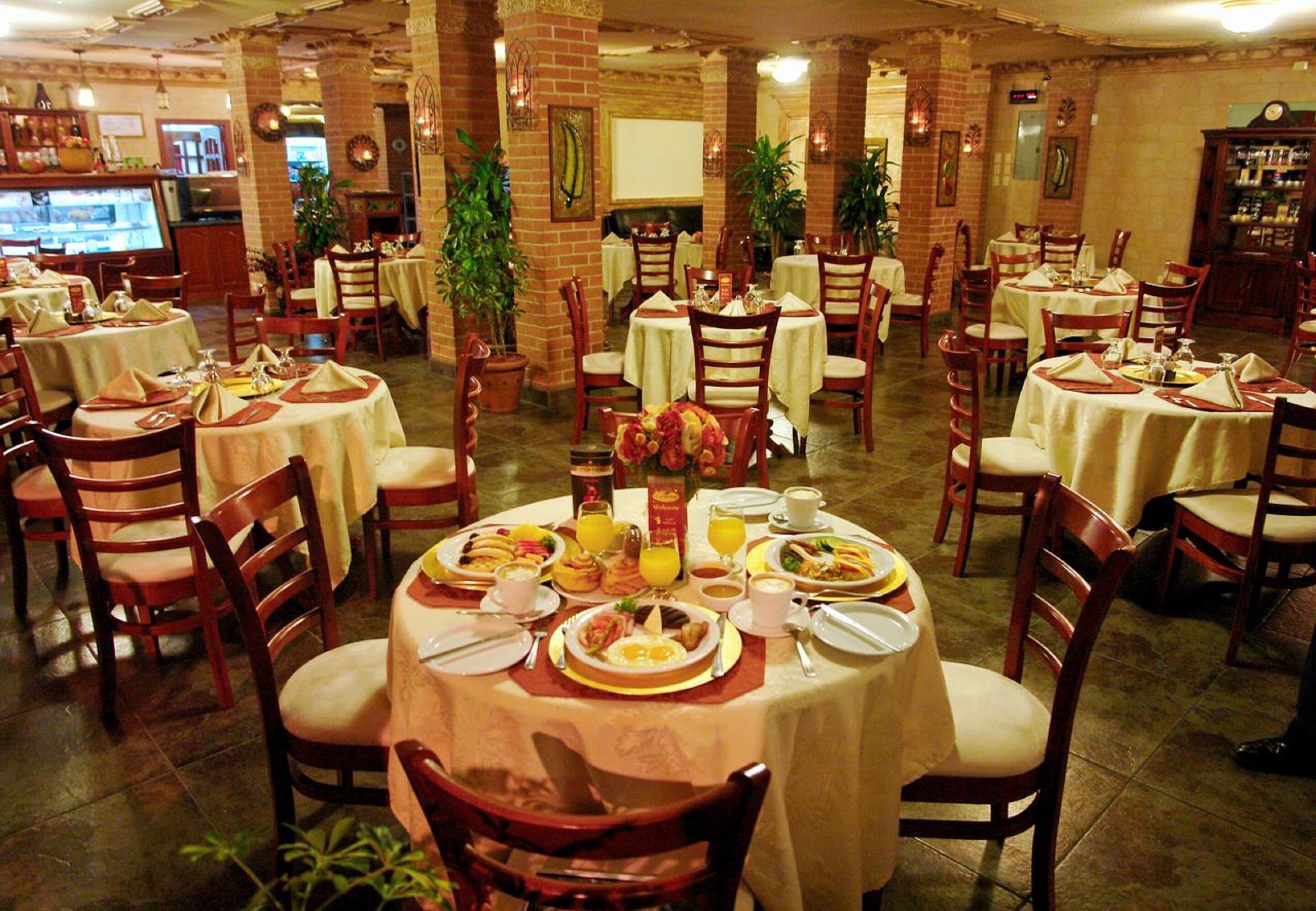 Breakfast, lunch and dinner served