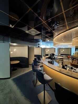 บริการอาหารเช้า อาหารกลางวัน อาหารเย็น, อาหารนานาชาติ