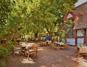 2 restaurants, dinner served, Regional cuisine - Hotel Gasthaus Rottner (Nuremberg)