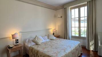 Minibar, in-room safe, free WiFi, bed sheets