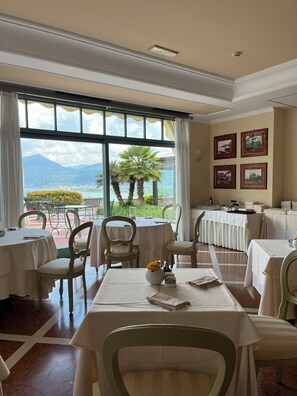 Petit déjeuner buffet compris tous les jours