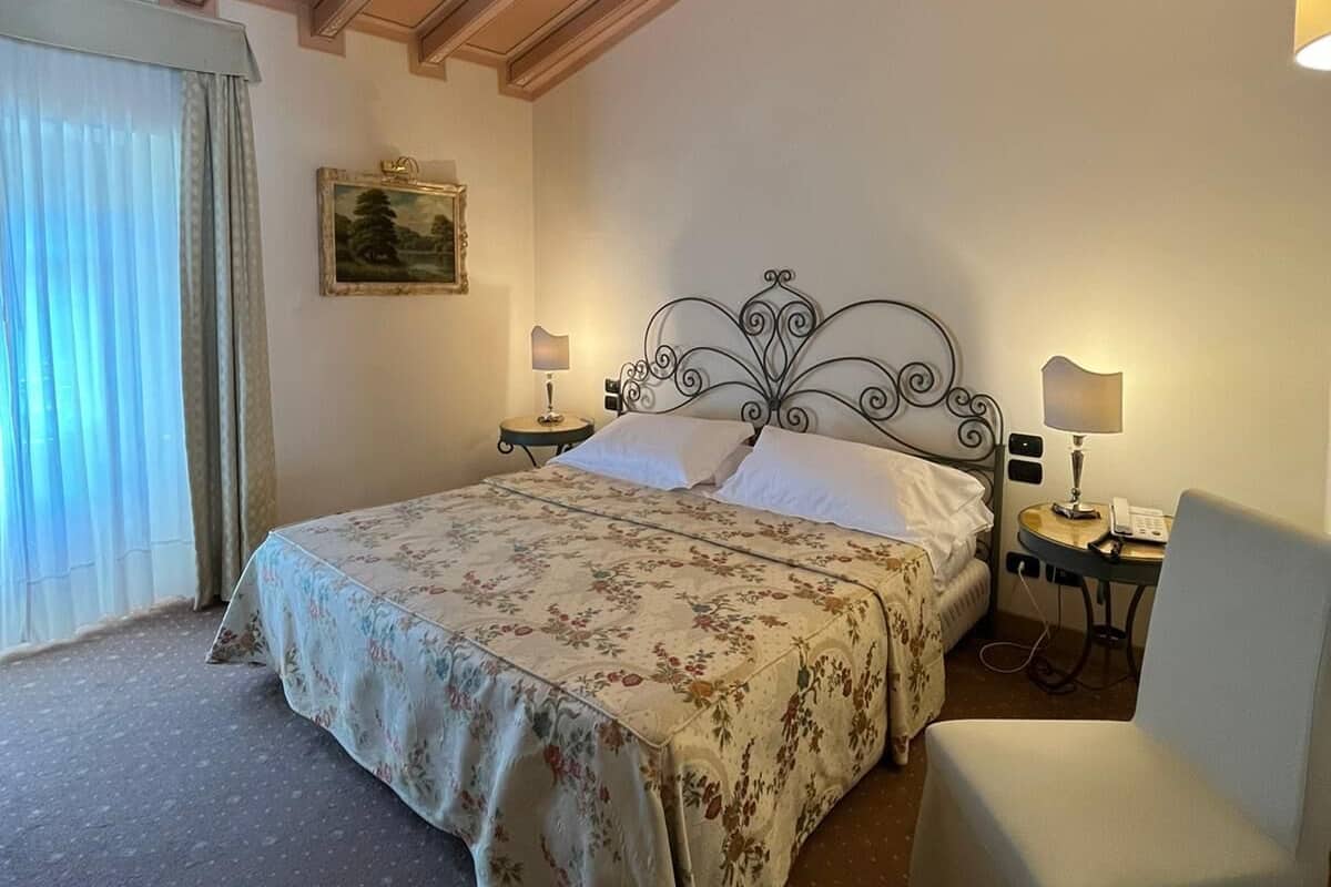 Classic Double or Twin Room (SMALL)