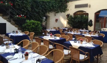 Patio. Romantik Hotel Tuchmacher