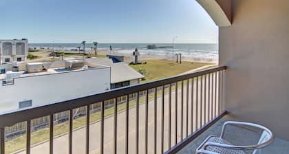Spark by Hilton Galveston