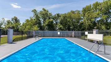 Piscina stagionale all'aperto