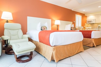 Deluxe Double Studio  | In-room safe, desk, iron/ironing board, free cribs/infant beds at Inn at the Beach