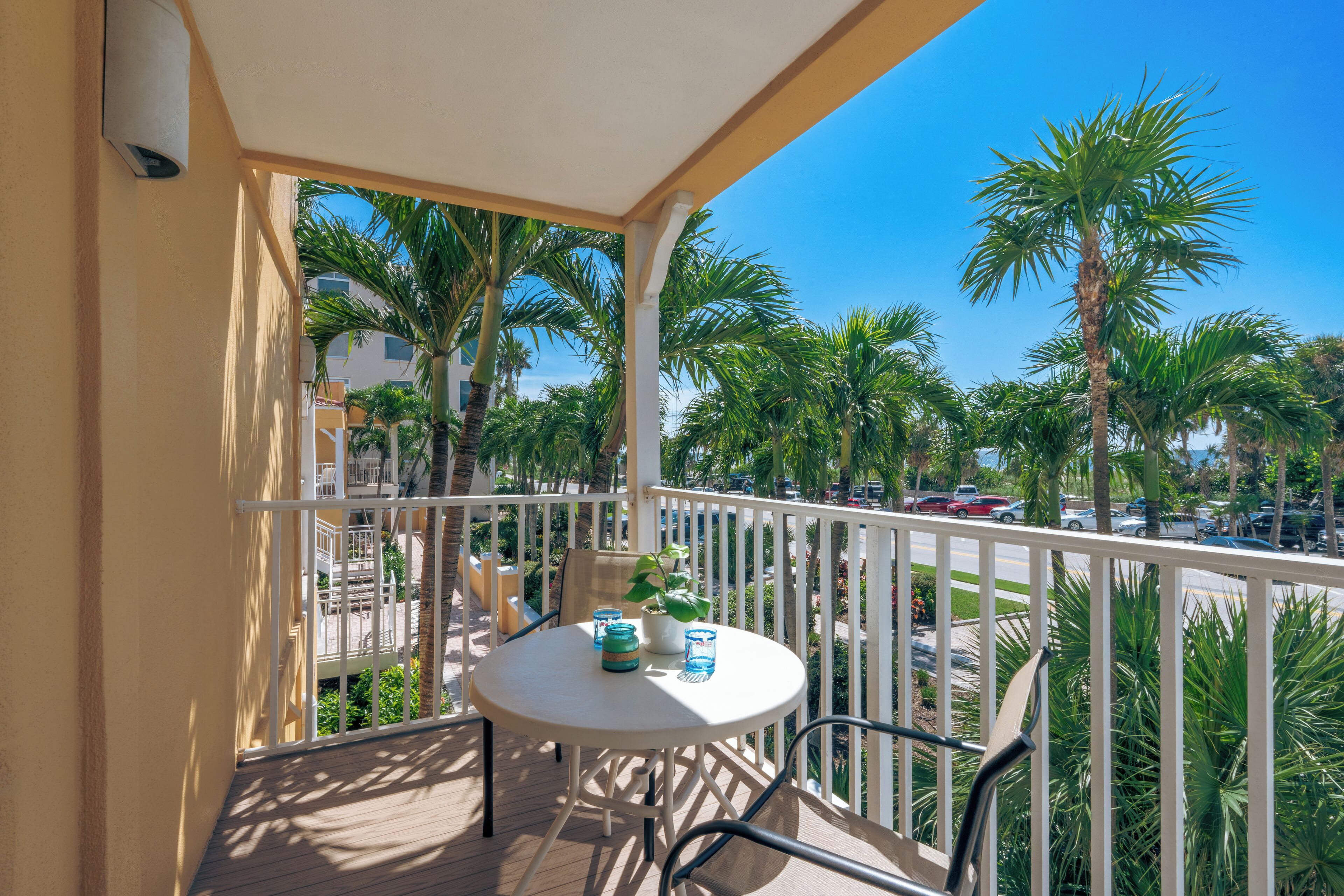 Deluxe Studio, 1 King Bed, Beach View | Terrace/patio