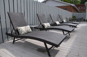 Seasonal outdoor pool - Maplewood Hotel (Saugatuck)