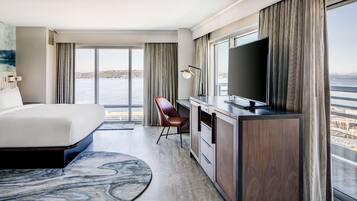 Edredons de pluma, camas com colchões pillow-top, cofres nos quartos