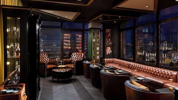 3 bars/lounges, pub