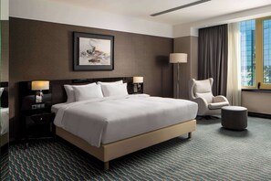 Suite – junior | Sengetøy av topp kvalitet, senger med Select Comfort-madrass og minibar