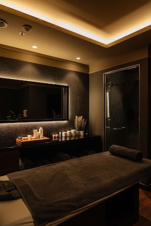 Sauna, hot tub, steam room, Turkish bath/hammam, body treatments - Radisson Blu Leogrand Hotel (Chisinau)
