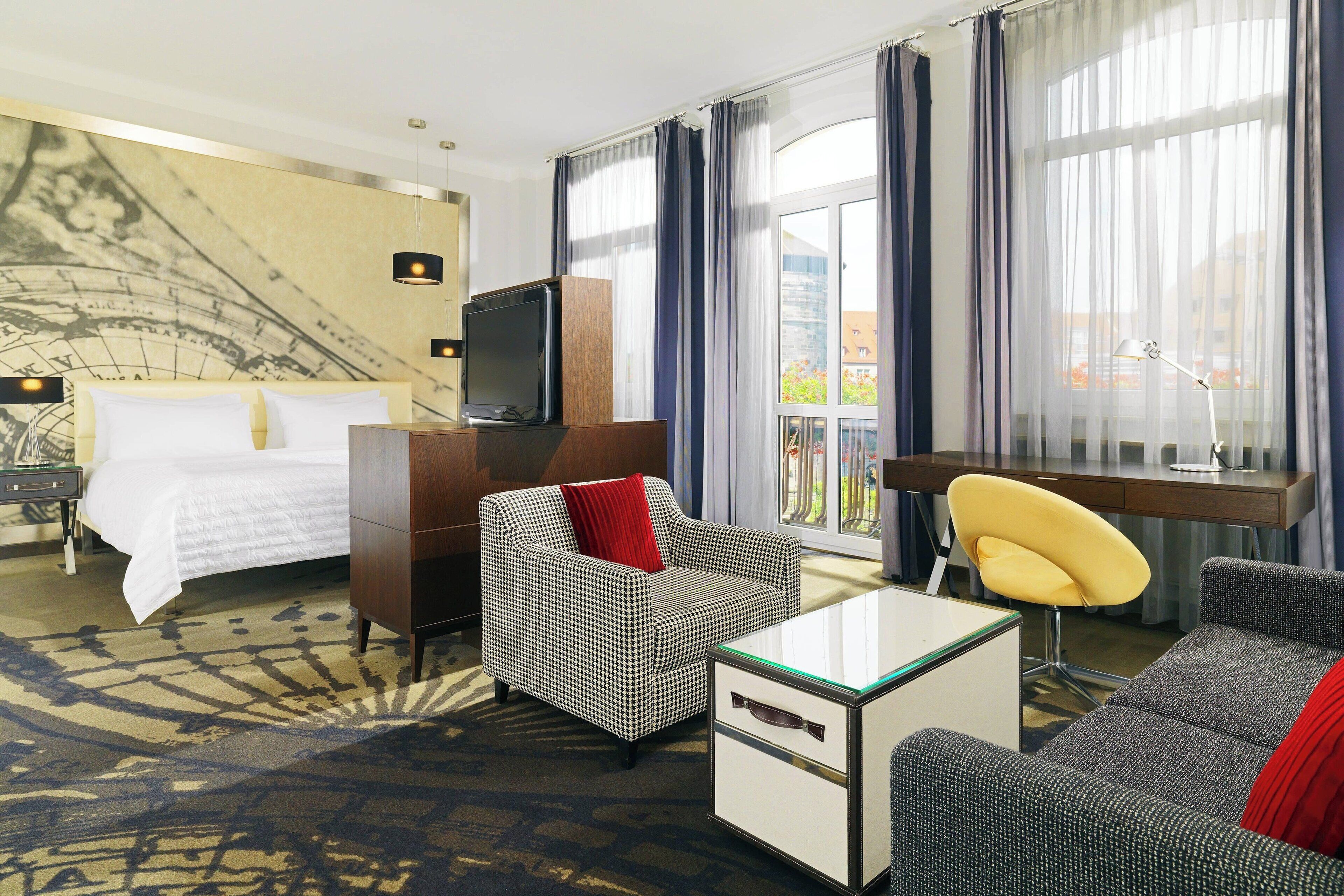 junior suite, 1 king bed | 1 bedroom, hypo-allergenic bedding, minibar, in-room safe