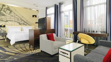 Junior-Suite, 1 King-Bett | Allergikerbettwaren, Minibar, Zimmersafe, Schreibtisch