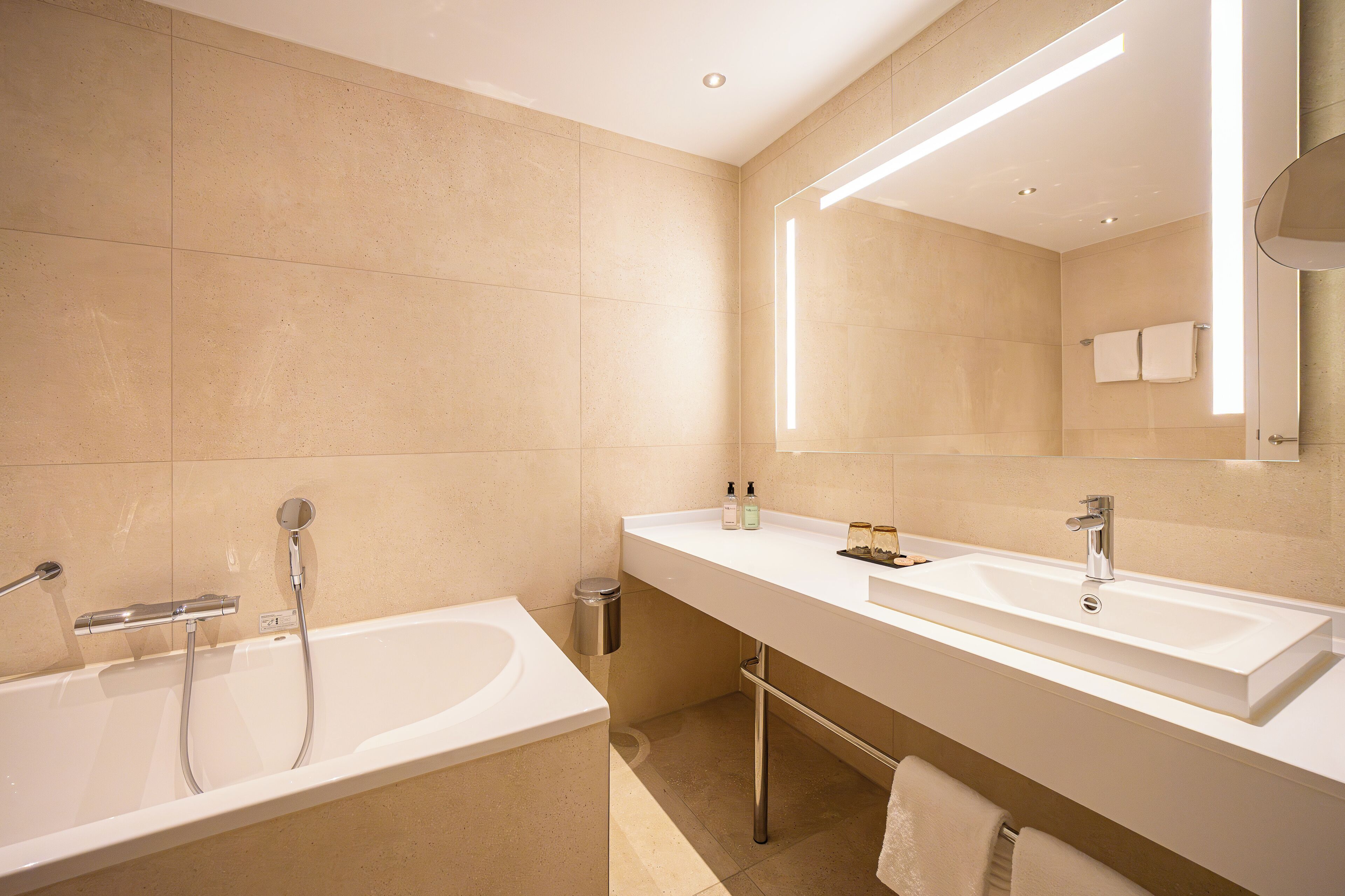 deluxe double room | bathroom | free toiletries, hair dryer, towels, soap
