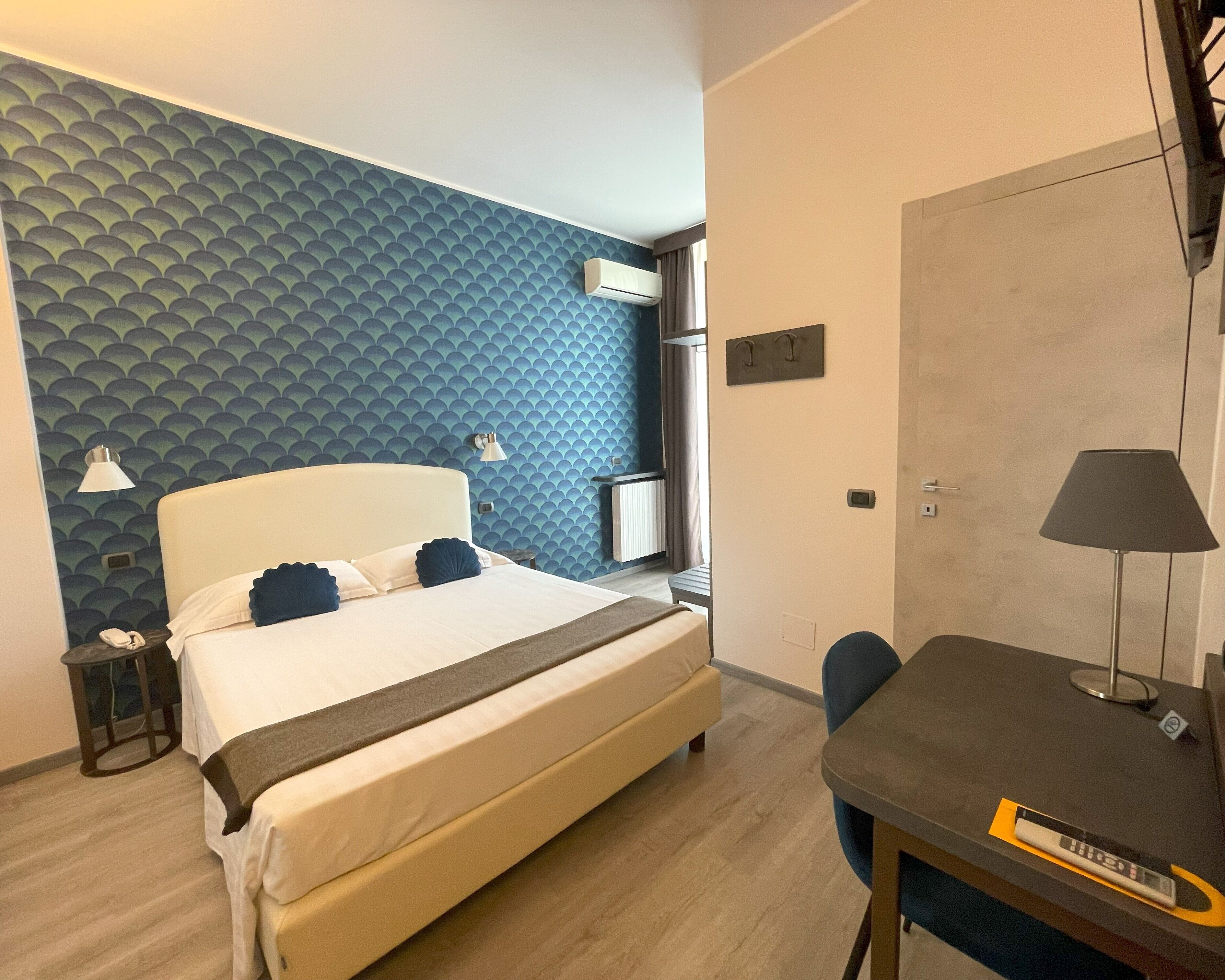 Comfort Double Room Single Use | Premium bedding, minibar, in-room safe, desk