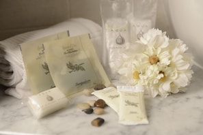 트리플룸 | 욕실 | 샤워 시설, 레인폴 샤워기, 무료 세면용품, 헤어드라이어