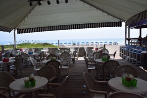 Lunch and dinner served  - Wanna Wanna Inn (South Padre Island)