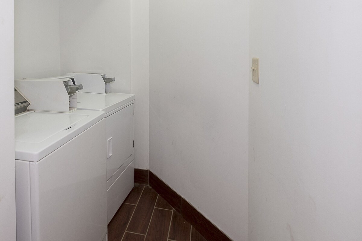 Superior Room, 1 King Bed, Accessible, Non Smoking | Property amenity