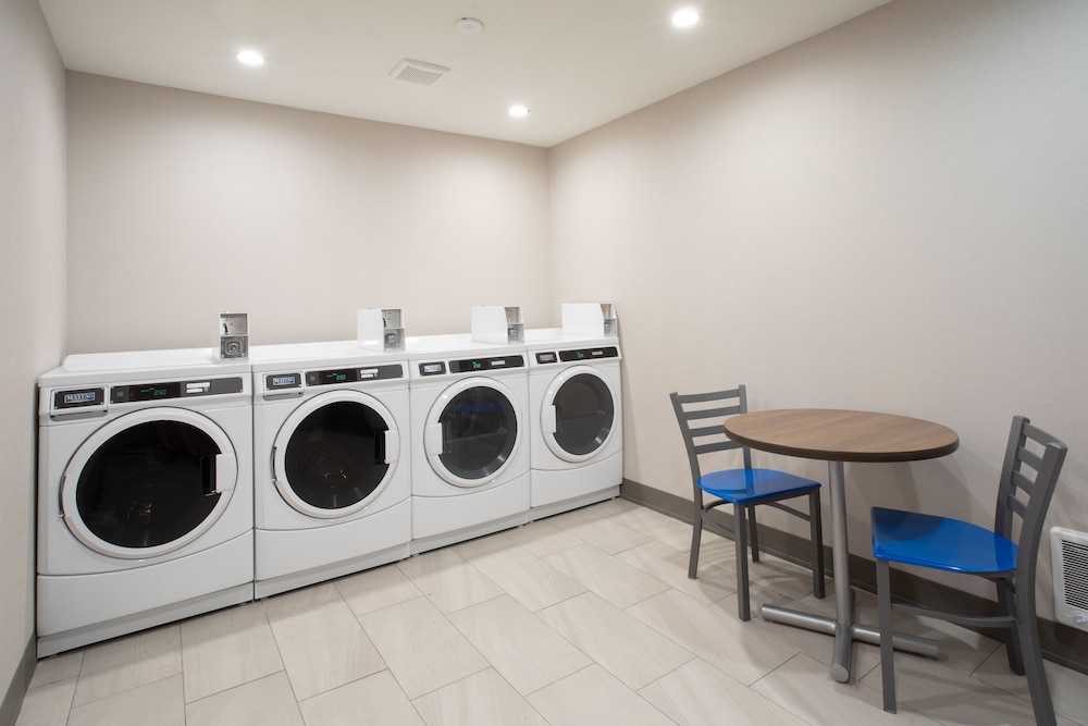 Holiday Inn Express & Suites Grand Junction photo 8
