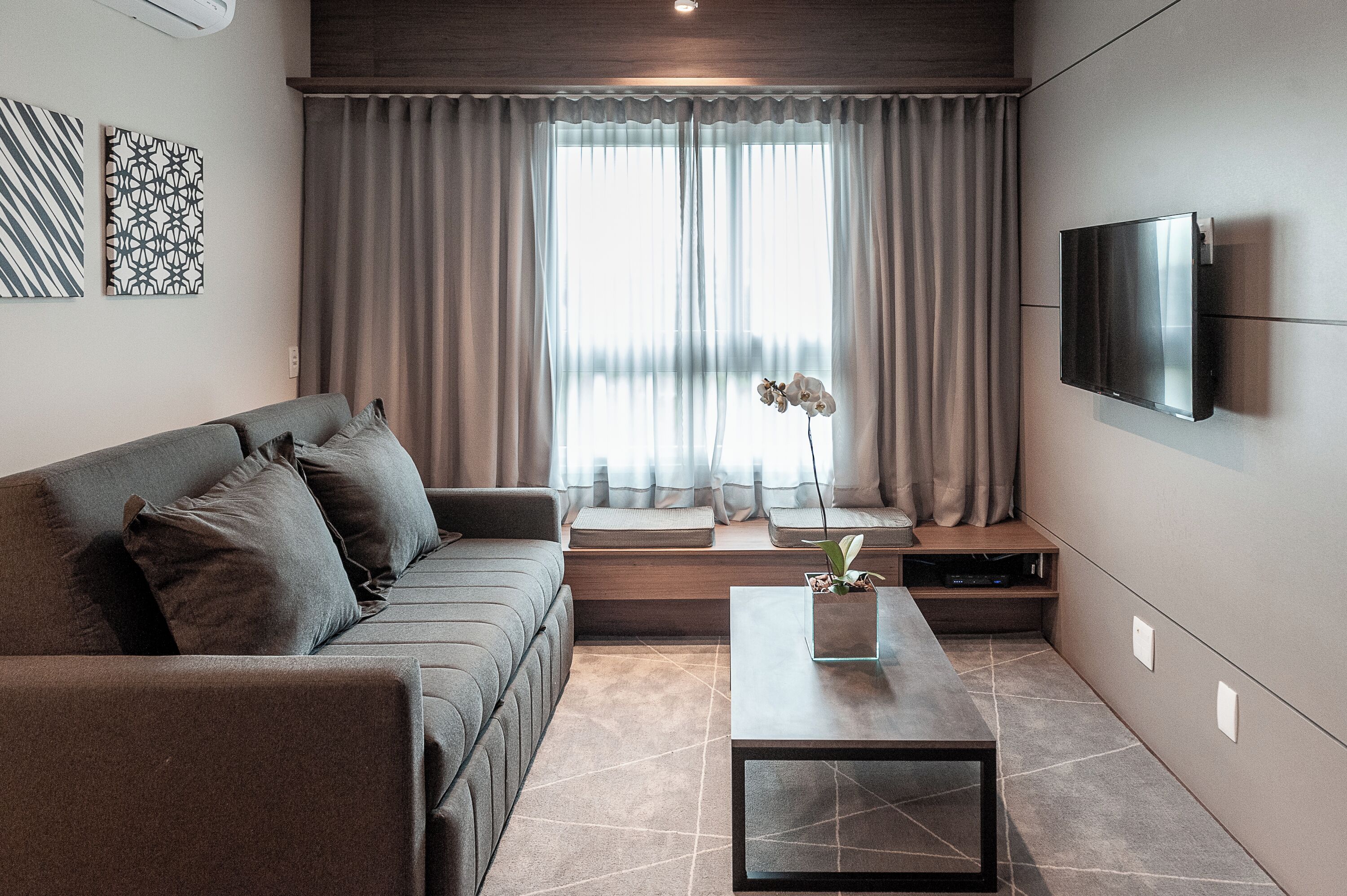 superior studio suite | living area | 37-inch lcd tv with cable channels, tv