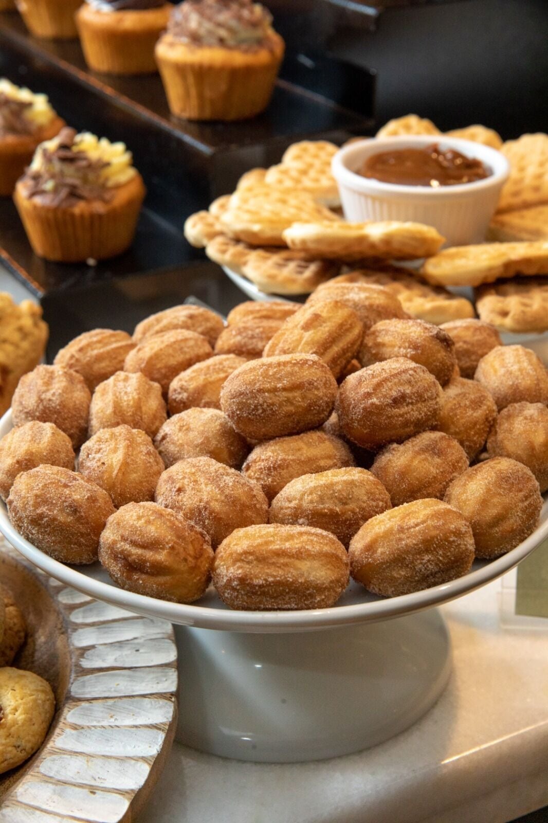 breakfast, lunch and dinner served