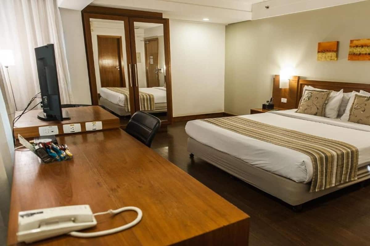 Minibar, una scrivania, postazione laptop, insonorizzazione