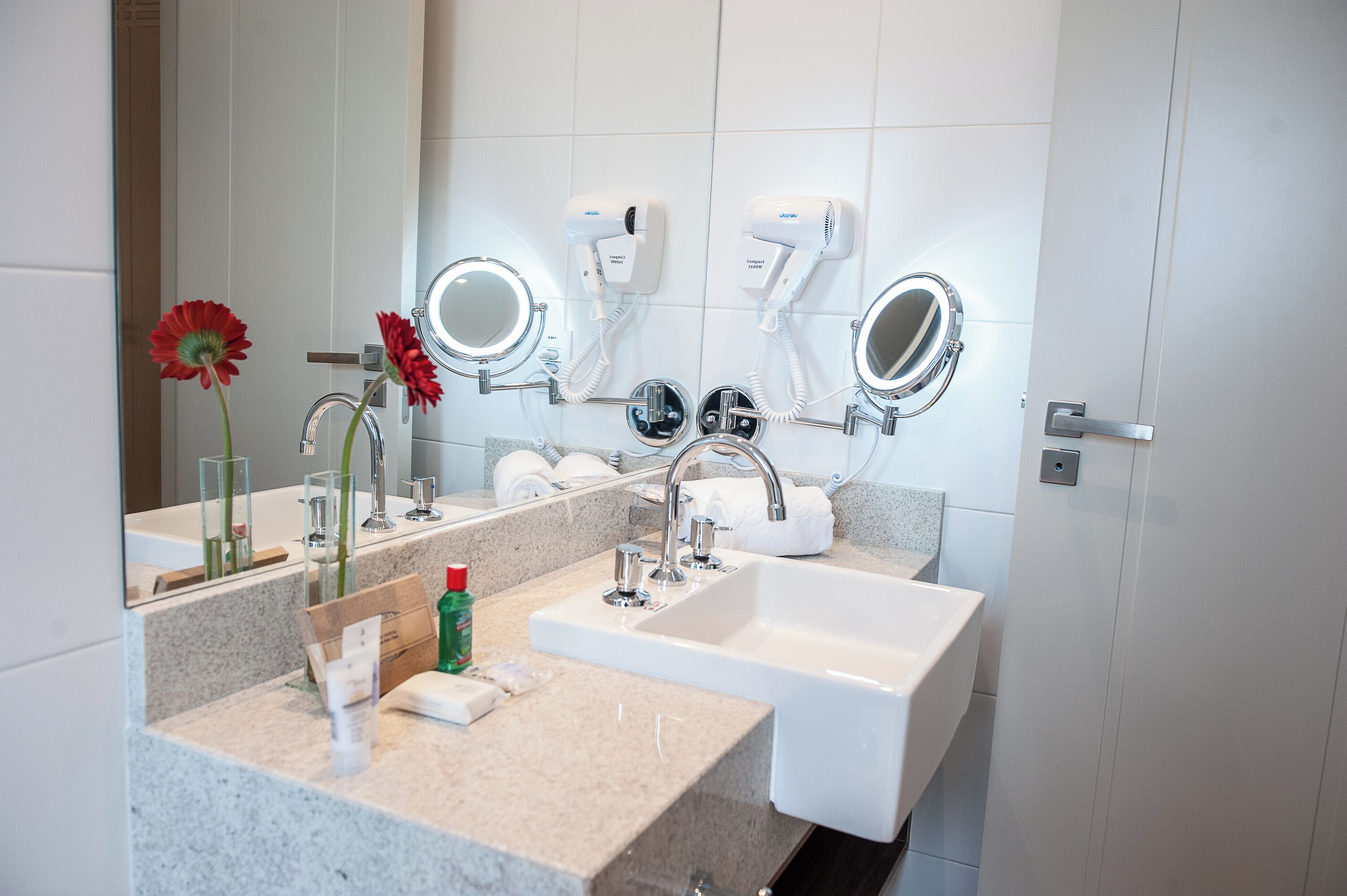 shower, free toiletries, towels