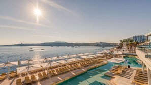 Indoor pool, 2 outdoor pools, free cabanas, pool umbrellas