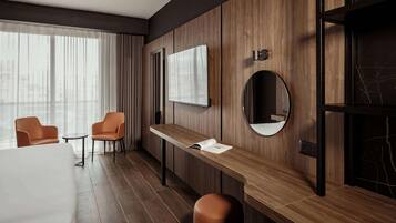 1 bedroom, minibar, in-room safe, blackout drapes