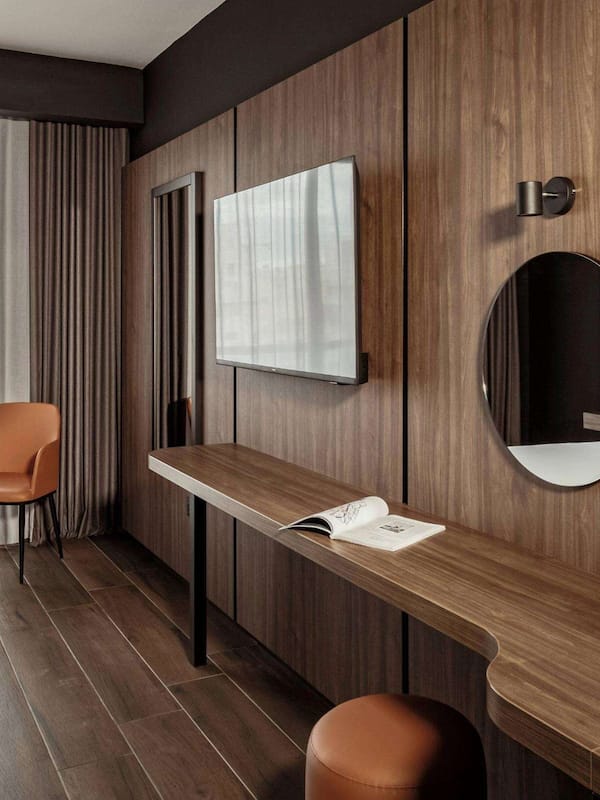 Deluxe Double or Twin Room | 1 bedroom, minibar, in-room safe, blackout drapes