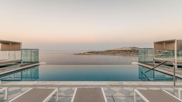 Indoor pool, 2 outdoor pools, free cabanas, pool umbrellas - AX ODYCY Hotel (St. Paul's Bay)