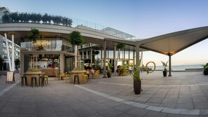 5 restaurants, breakfast, lunch, dinner served; international cuisine - AX ODYCY Hotel (St. Paul's Bay)