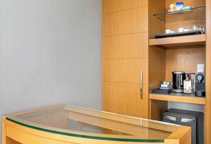 Coffee and/or coffee maker - Brasil 21 Suites Affiliated by Melia (Brasília)