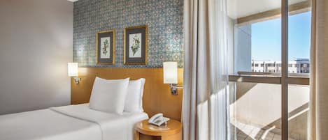Family Room | Hypo-allergenic bedding, minibar, in-room safe, desk