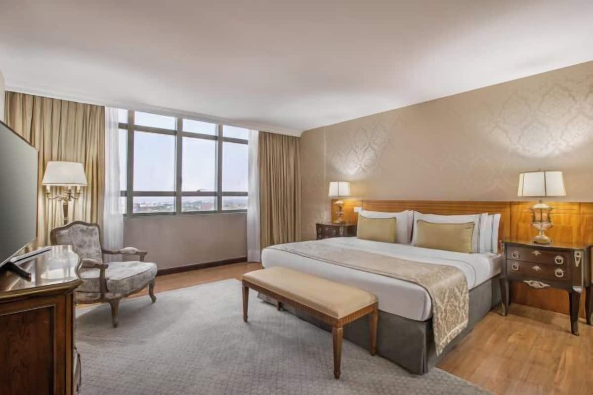 防过敏的被褥、迷你吧、客房内保险箱、办公桌