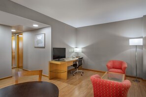 32-inch LCD TV with satellite channels, TV, offices - Brasil 21 Suites Affiliated by Melia (Brasília)