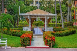 Breakfast, lunch, dinner served; international cuisine, pool views 