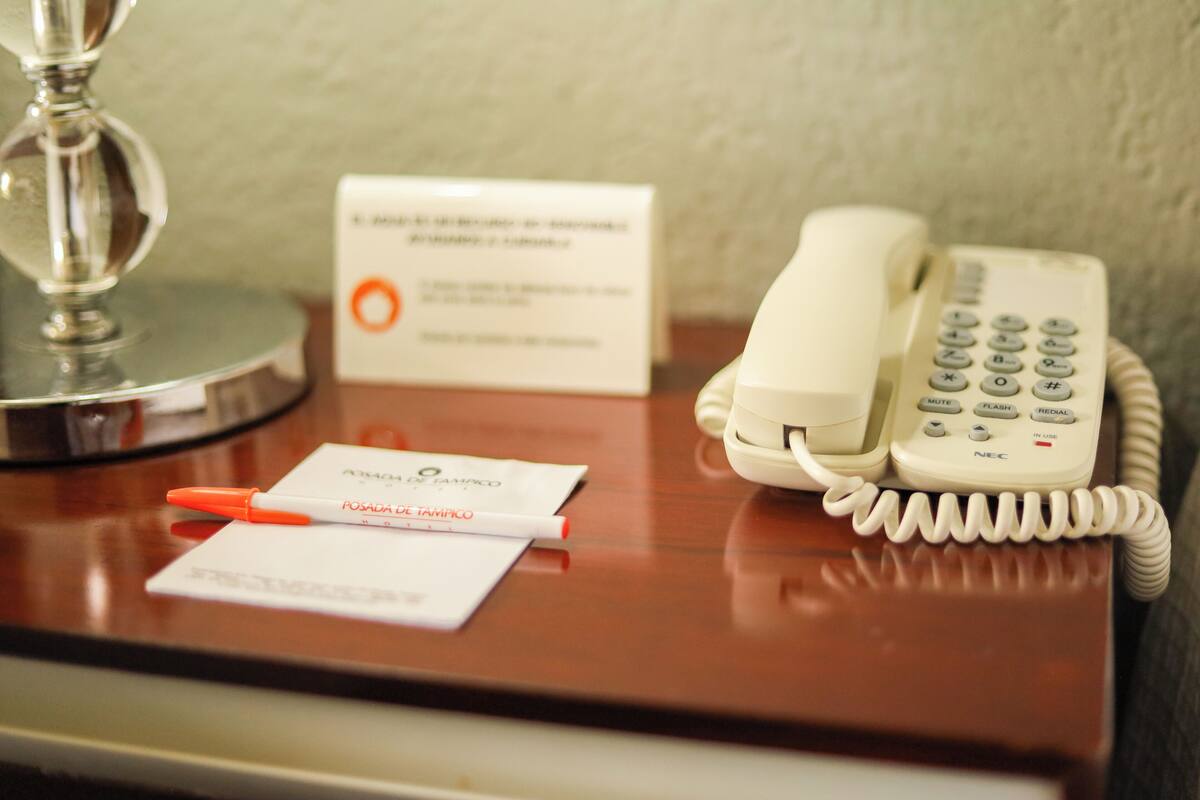 grand single room | 1 bedroom, in-room safe, desk, laptop workspace