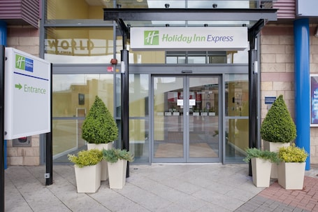 Entrada de la propiedad. Holiday Inn Express Bradford City Centre by IHG
