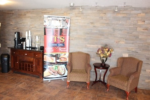 Lobby sitting area - Quality Inn & Suites Edmonton International Airport (Leduc)