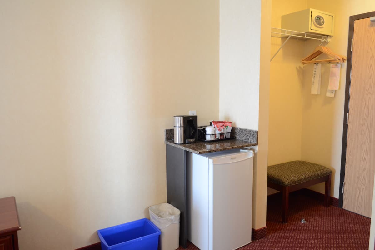 premium bedding, pillow-top beds, desk, blackout curtains