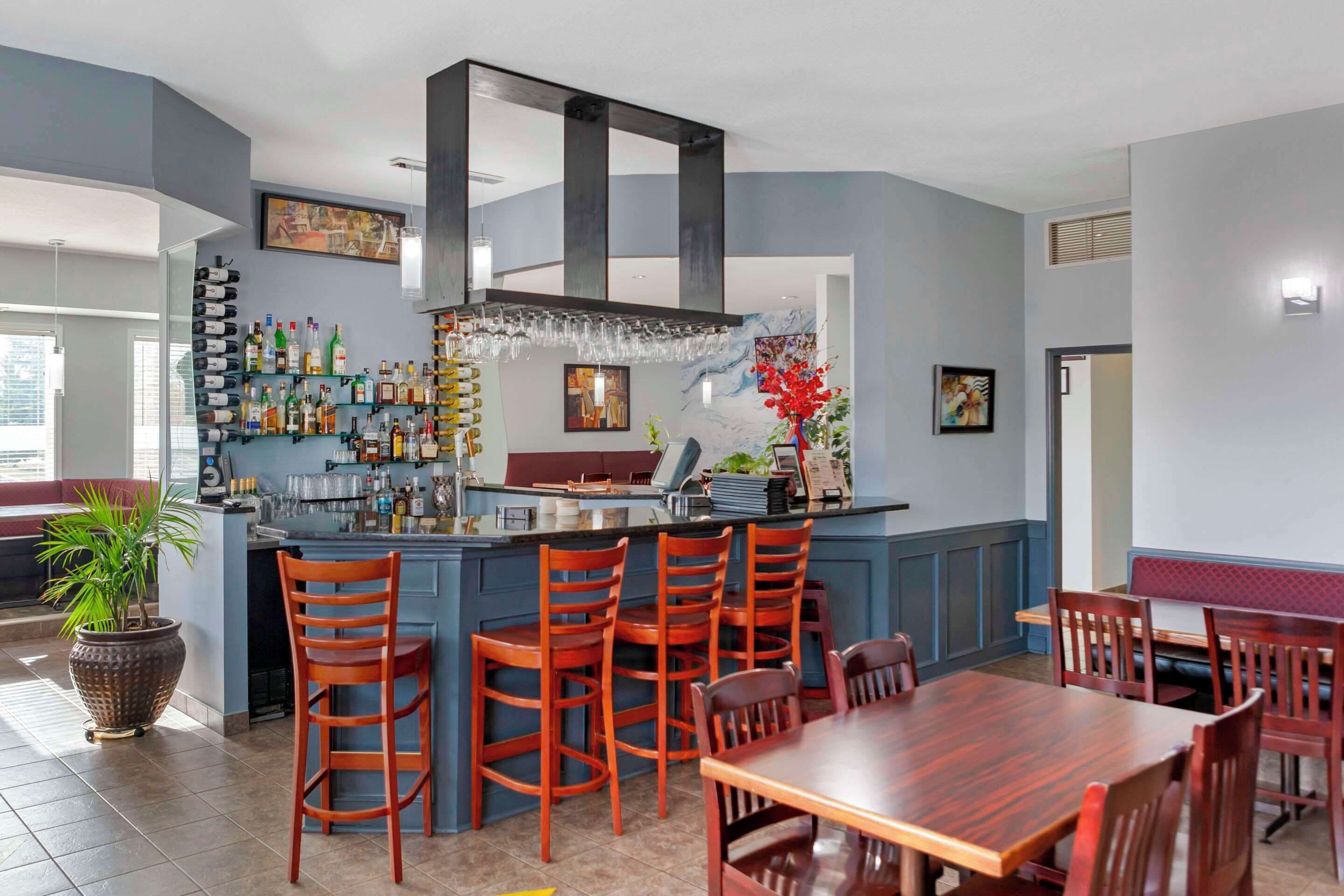 breakfast, lunch and dinner served