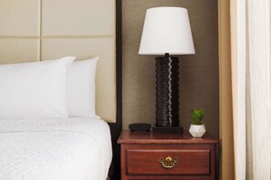 Literie de qualité supérieure, surmatelas, bureau